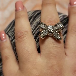 Size 7 gem bow fashion ring